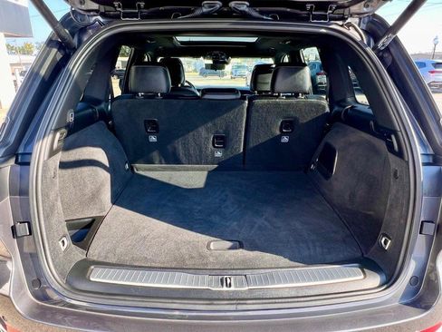 Used 2022 Jeep Grand Cherokee Overland w/ Luxury Tech Group IV image 6