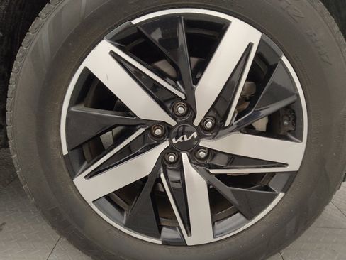 Used 2022 Kia Sorento S w/ Panoramic Sunroof Package FWD image 31