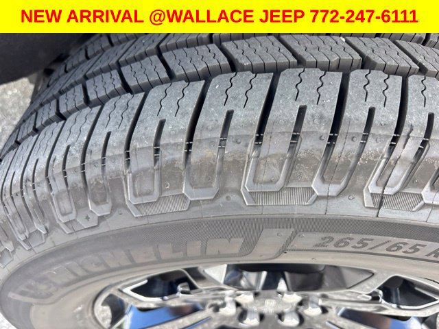 Used 2022 GMC Canyon AT4 AWD/4WD image 3
