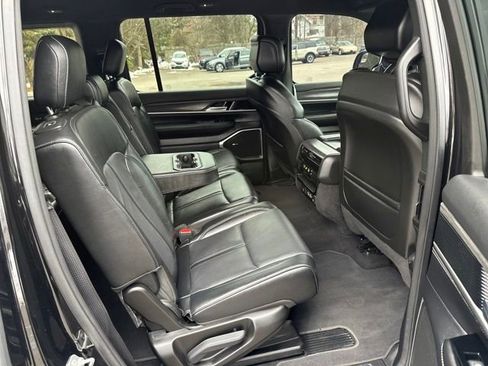 Used 2023 Jeep Wagoneer Series II image 14