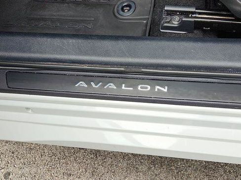 Certified 2022 Toyota Avalon Limited w/ Advanced Safety Package FWD image 15