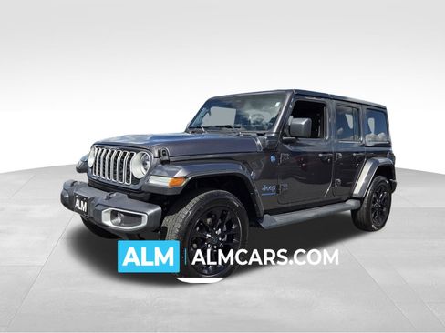 Used 2025 Jeep Wrangler Unlimited Sahara AWD/4WD image 1