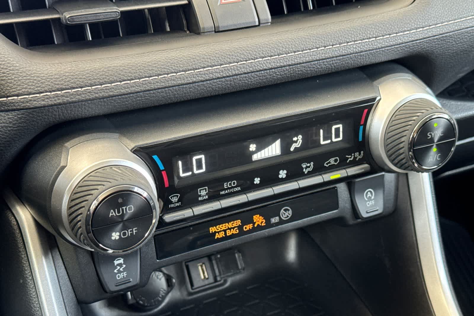 Used 2022 Toyota RAV4 XLE AWD/4WD image 21