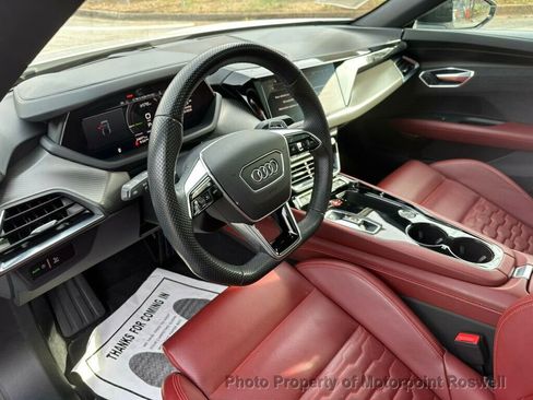 Used 2023 Audi e-tron GT Premium Plus w/ Performance Package image 12