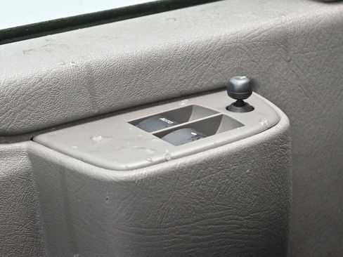 Used 2023 Chevrolet Express 2500 w/ Driver Convenience Package image 13