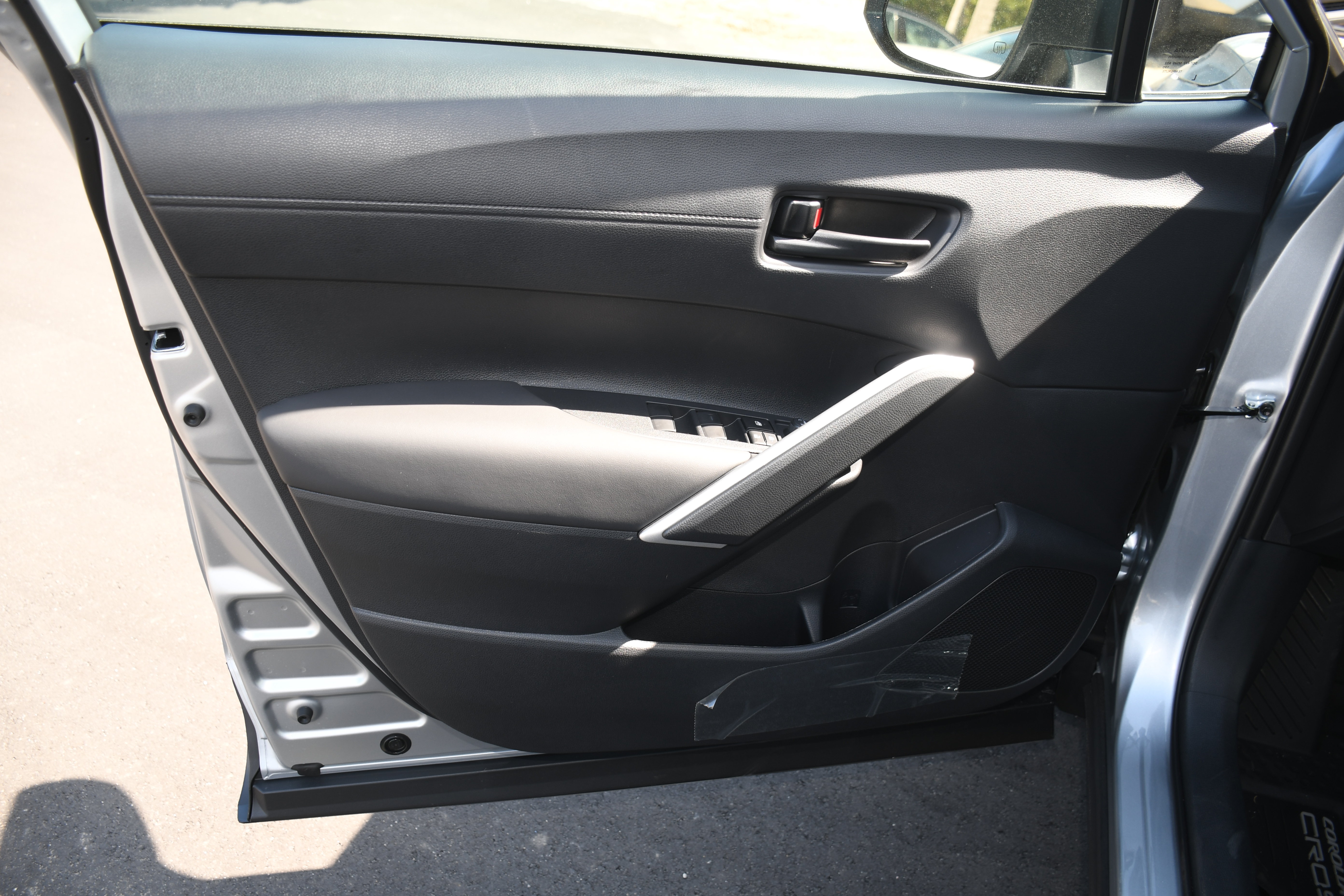 New 2026 Toyota Corolla Cross LE FWD image 5