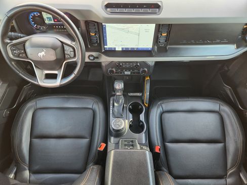 Used 2023 Ford Bronco Badlands w/ Sasquatch Package image 25