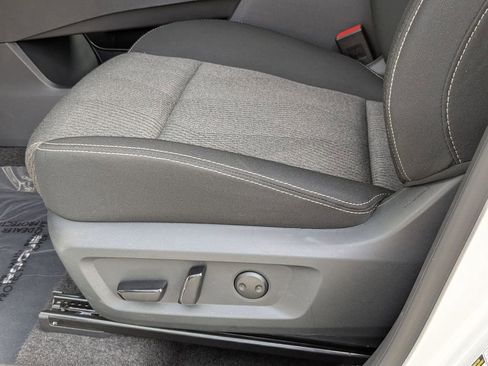 Certified 2025 Nissan Rogue SV FWD image 13