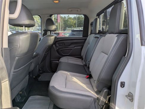 Used 2018 Nissan Titan S image 14