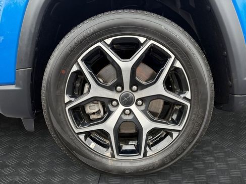 Used 2025 Jeep Compass Limited image 20