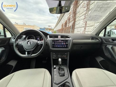 Used 2021 Volkswagen Tiguan SE image 18