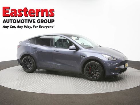 Used 2022 Tesla Model Y Long Range image 42