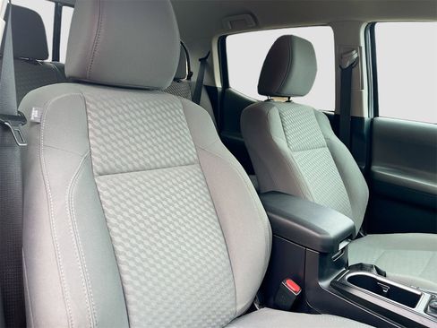 Used 2022 Toyota Tacoma SR image 25