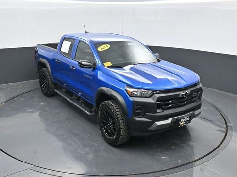 Used 2024 Chevrolet Colorado Trail Boss w/ Advanced Trailering Package AWD/4WD image 1