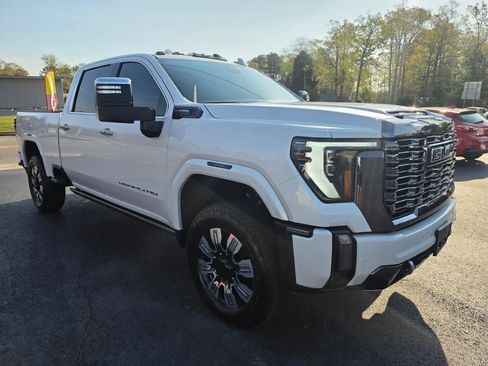Used 2024 GMC Sierra 2500 Denali Ultimate AWD/4WD image 5
