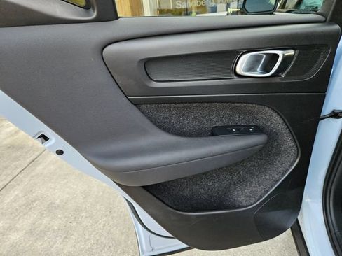Used 2024 Volvo XC40 B5 Ultimate w/ Climate Package AWD/4WD image 16
