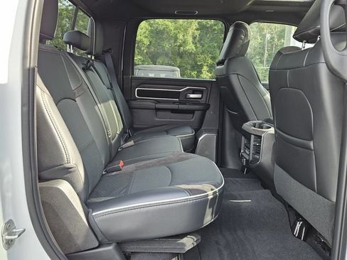 New 2025 RAM 2500 Laramie AWD/4WD image 15