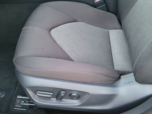 Used 2019 Toyota Camry LE image 17