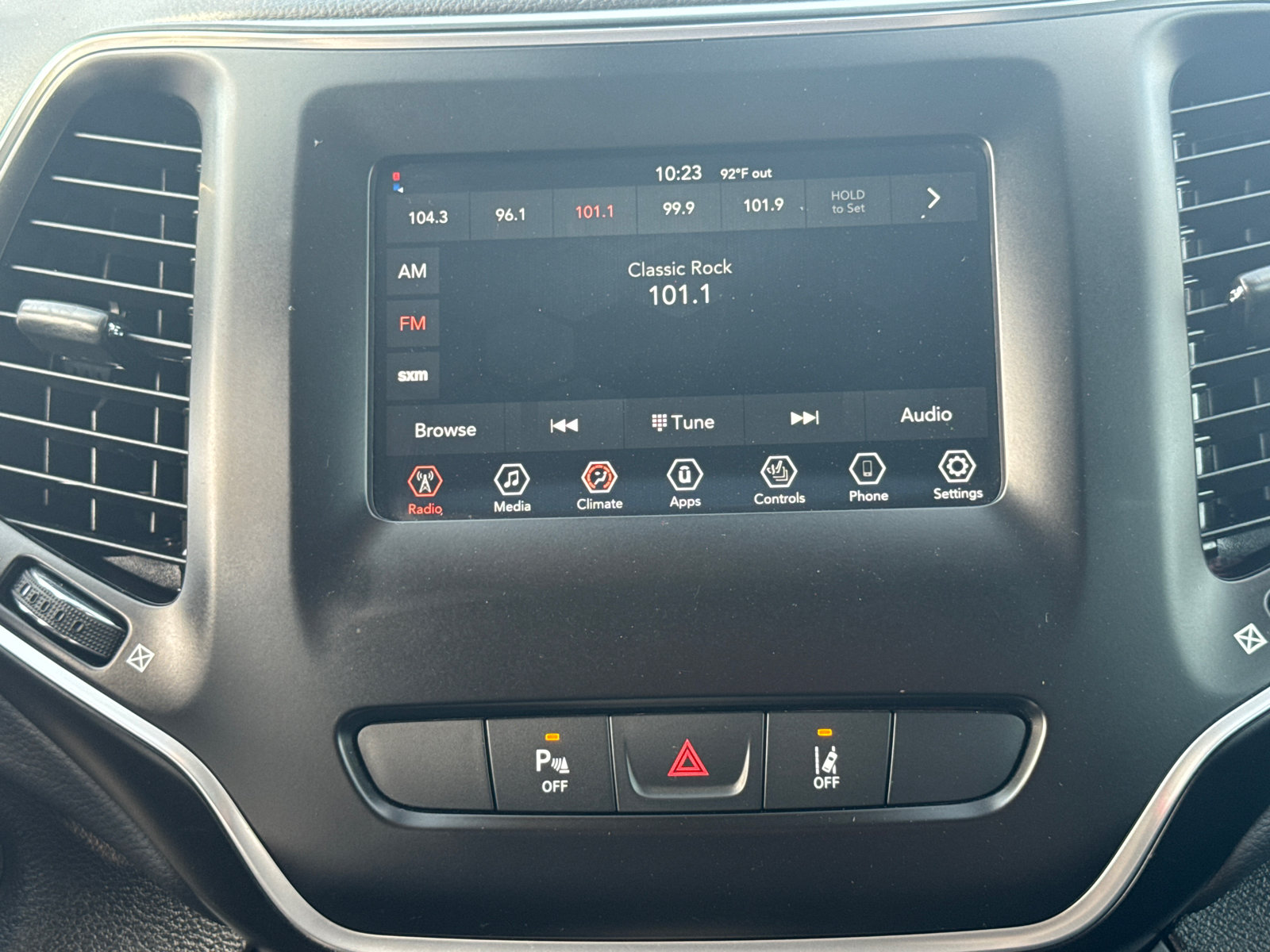 Used 2021 Jeep Cherokee Latitude Lux AWD/4WD image 11