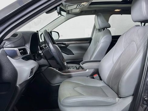 Used 2021 Toyota Highlander Platinum AWD/4WD image 27