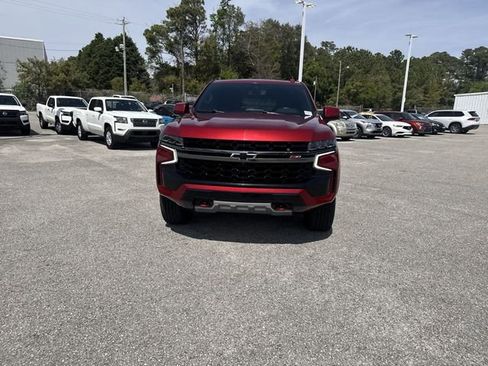 Used 2022 Chevrolet Tahoe Z71 w/ Luxury Package AWD/4WD image 2