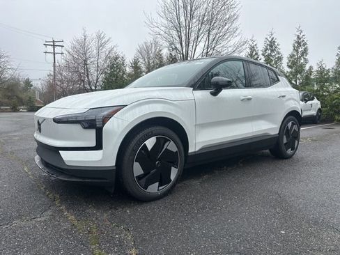 New 2026 Volvo EX30 Plus w/ Protection Package Premier image 3