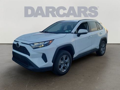 Used 2025 Toyota RAV4 XLE AWD/4WD image 3