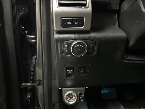 Used 2020 Ford F150 Platinum w/ Equipment Group 701A Luxury AWD/4WD image 37