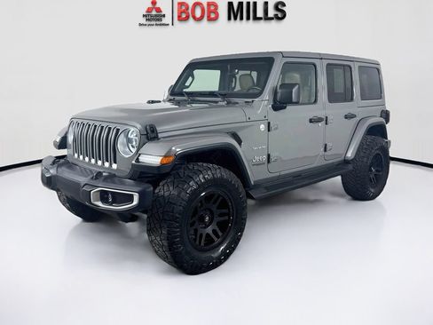 Used 2020 Jeep Wrangler Unlimited Sahara AWD/4WD image 3
