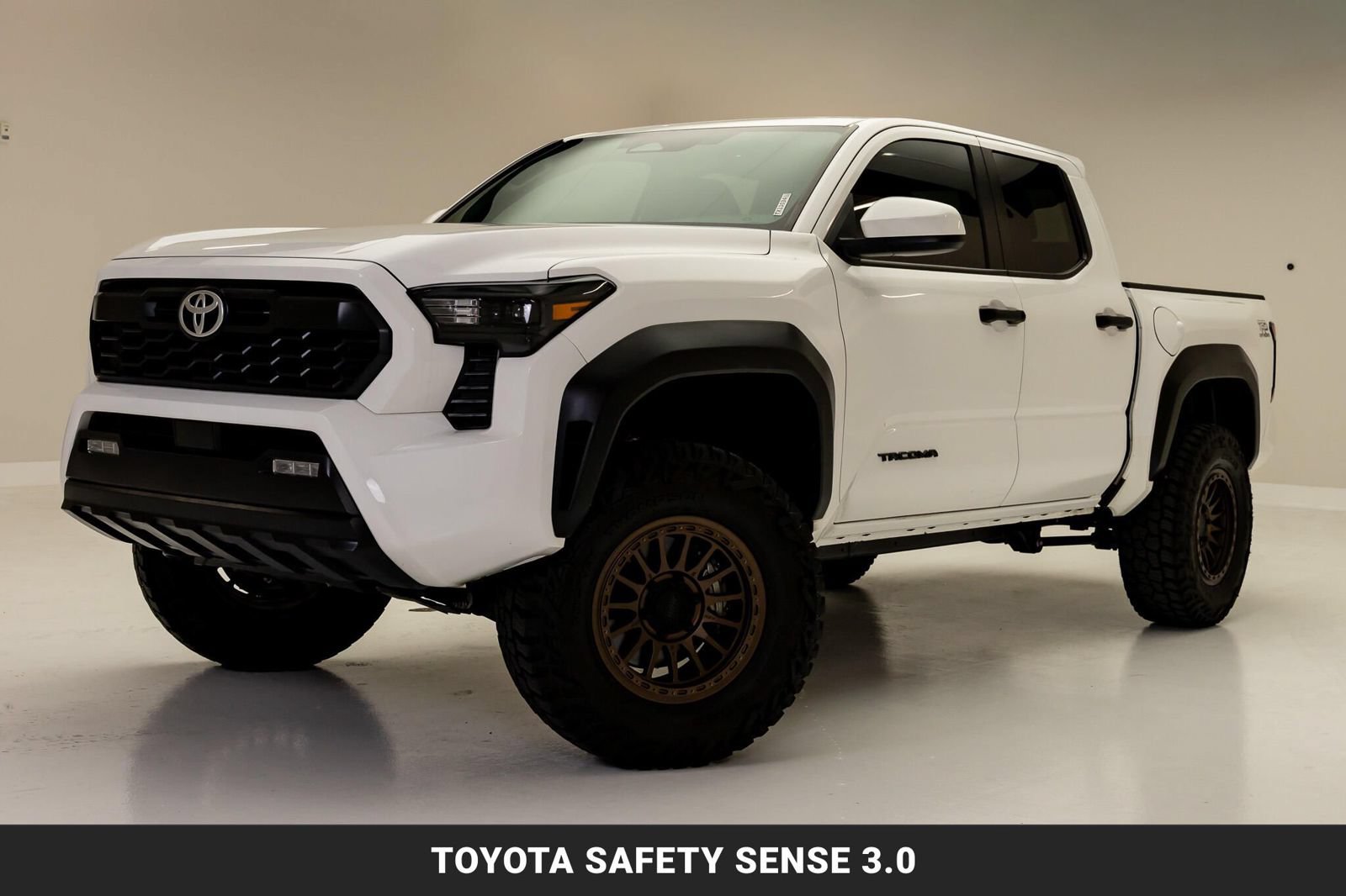 Used 2025 Toyota Tacoma TRD Off-Road AWD/4WD image 4