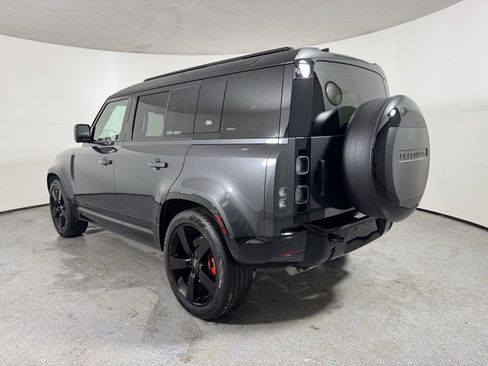 Used 2024 Land Rover Defender 110 X image 8