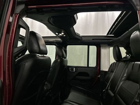 Used 2021 Jeep Wrangler Unlimited Sahara w/ Cold Weather Group AWD/4WD image 25