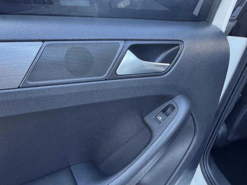 Used 2016 Volkswagen Jetta Sport image 37