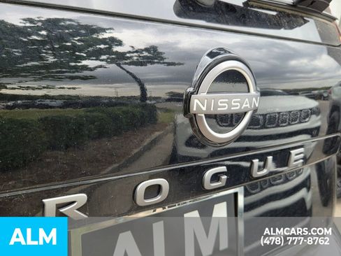 Used 2025 Nissan Rogue SV FWD image 12