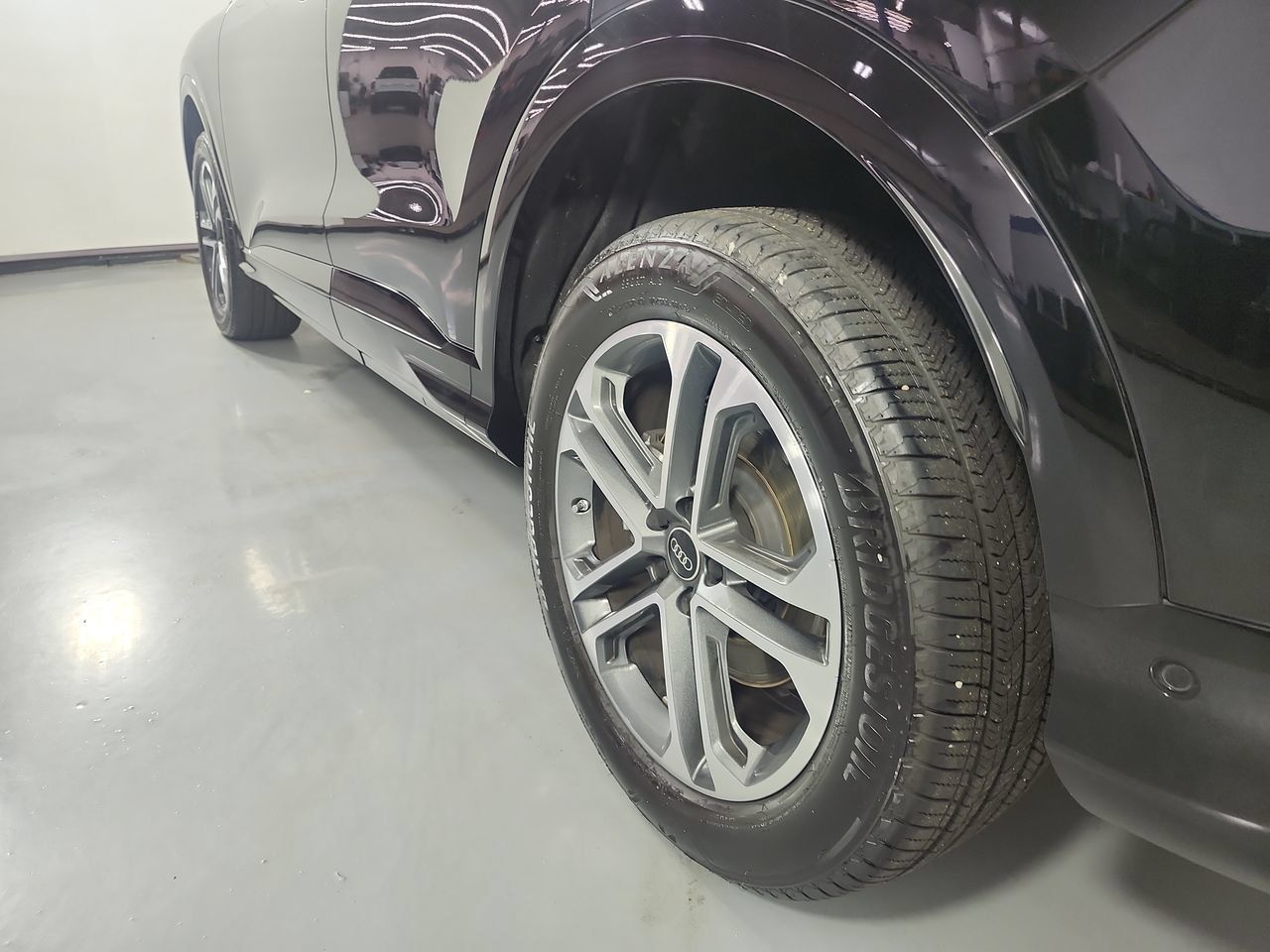 Used 2025 Audi Q5 Premium w/ Convenience Package AWD/4WD image 3