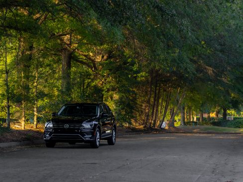 Used 2018 Volkswagen Tiguan SE FWD image 37