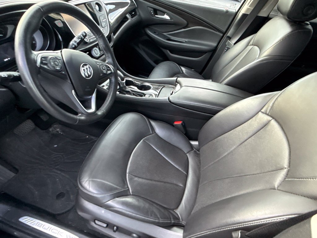 Used 2020 Buick Envision Essence w/ Experience Buick Package FWD image 9