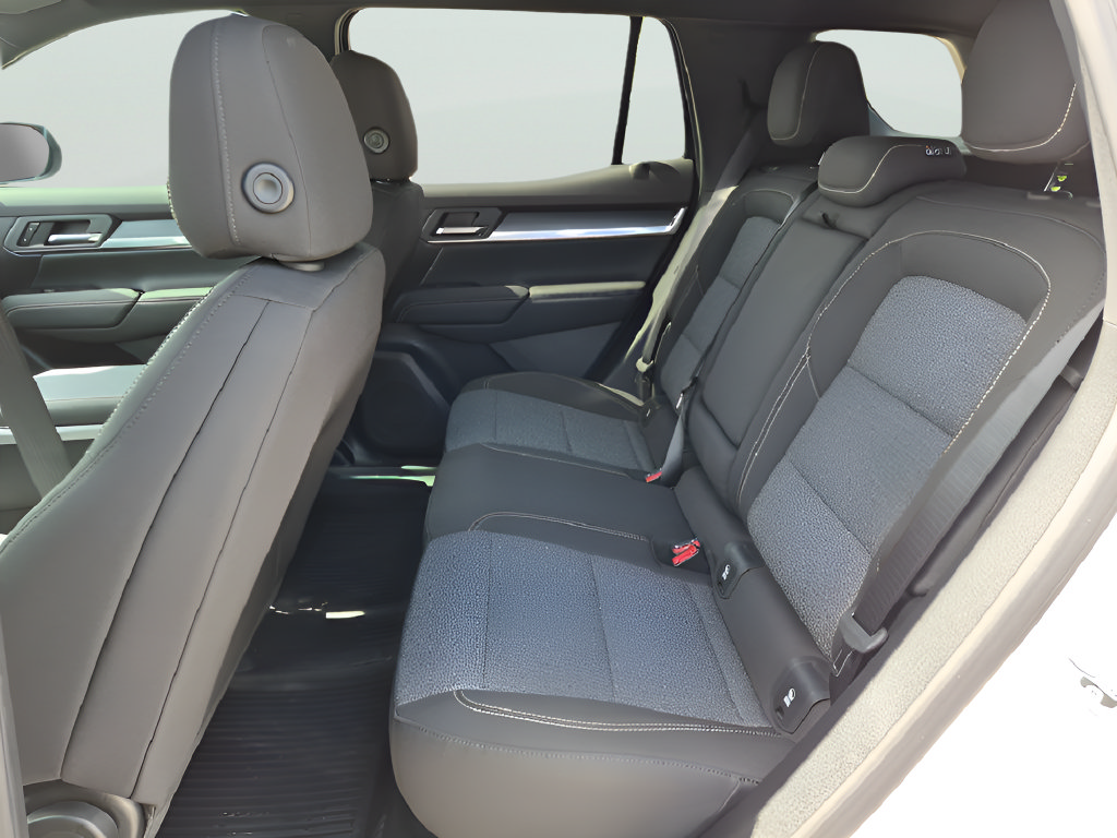 New 2027 GMC Terrain Elevation w/ LPO, Floor Liner Package FWD image 32