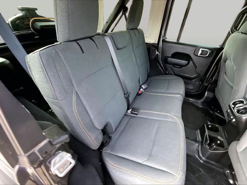 Used 2025 Jeep Wrangler Unlimited Sport AWD/4WD image 19