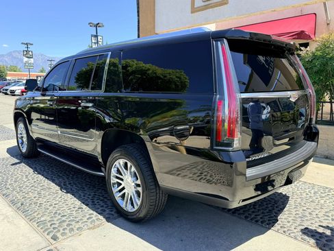 Used 2018 Cadillac Escalade ESV Luxury image 7