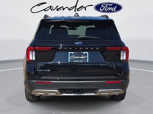 New 2025 Ford Explorer Active w/ Active Comfort Package image 7