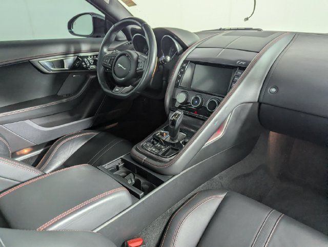 Used 2015 Jaguar F-TYPE R RWD image 17