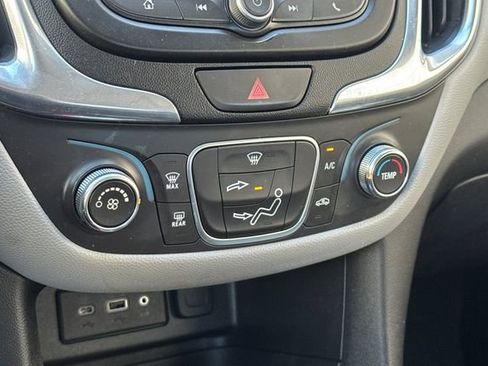 Used 2019 Chevrolet Equinox LS image 27