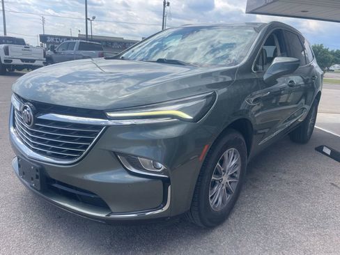 Used 2022 Buick Enclave Essence FWD image 7