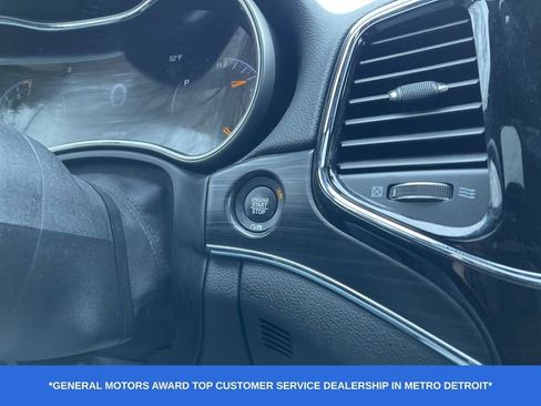 Used 2019 Jeep Grand Cherokee Limited image 18