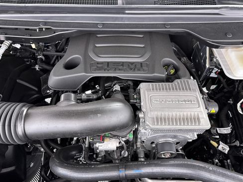 New 2026 RAM 1500 Laramie AWD/4WD image 3