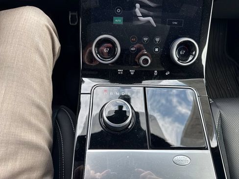 Used 2020 Land Rover Range Rover Velar R-Dynamic S AWD/4WD image 14