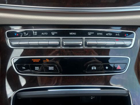 Used 2023 Mercedes-Benz E 450 4MATIC Sedan image 16