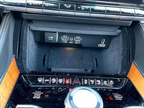 Used 2024 Jeep Grand Wagoneer Series III image 21