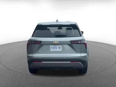 Used 2025 Chevrolet Equinox LT FWD image 12